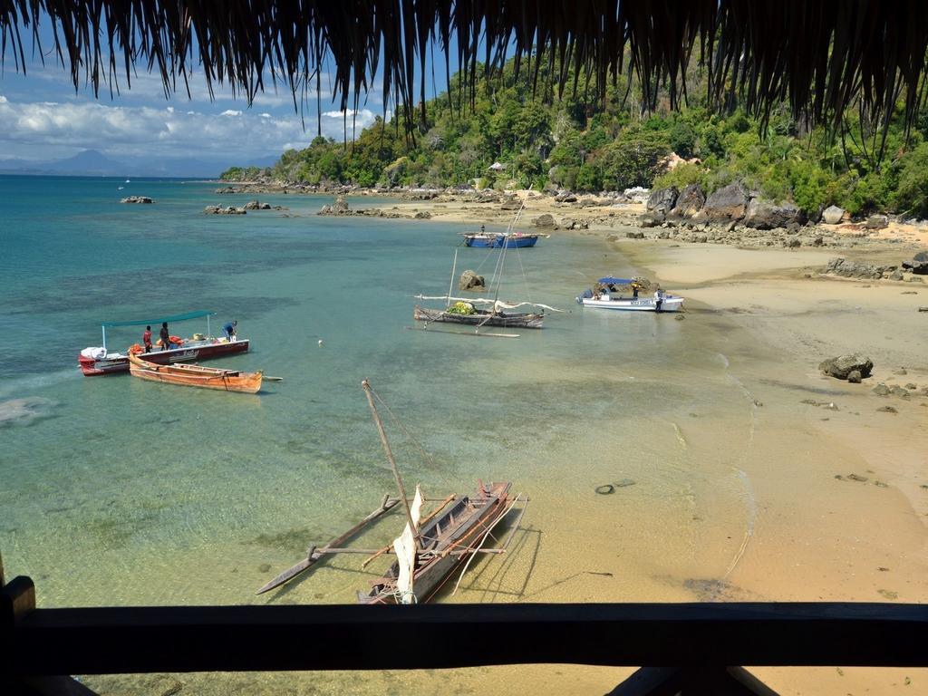 Auberge Le Maki Lodge Ampangorinana Ruang foto