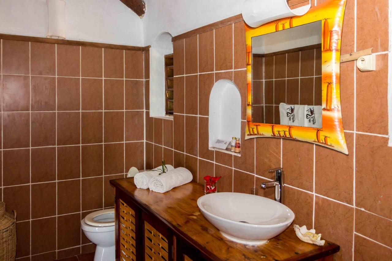 Auberge Le Maki Lodge Ampangorinana Bagian luar foto