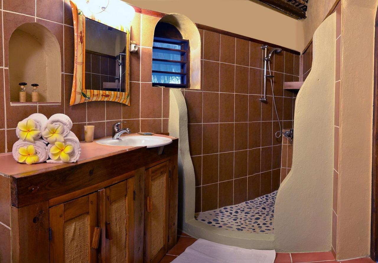 Auberge Le Maki Lodge Ampangorinana Bagian luar foto
